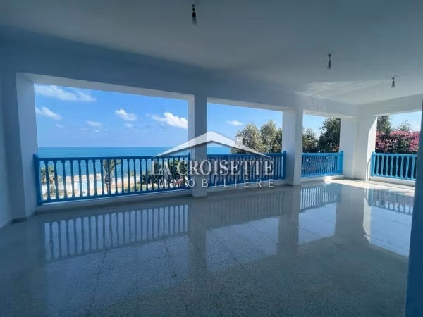 Villa avec piscine s4 vue sur mer à Gammarth