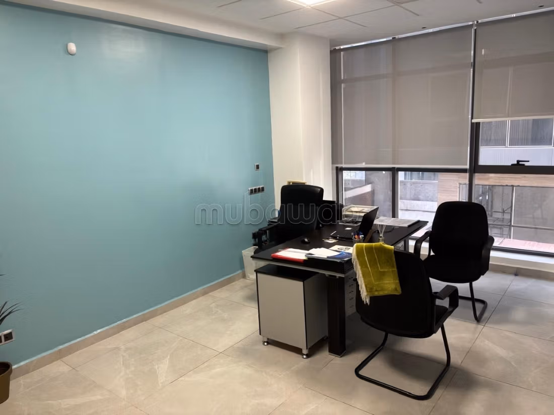 Oficinas en venta en Sidi Maarouf. Superficie 95 m². Doble acristalamiento y calefacción central