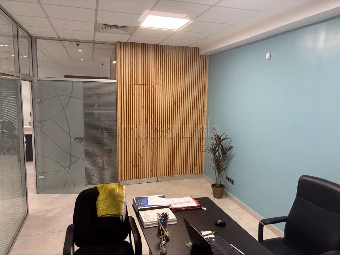 Oficinas en venta en Sidi Maarouf. Superficie 95 m². Doble acristalamiento y calefacción central