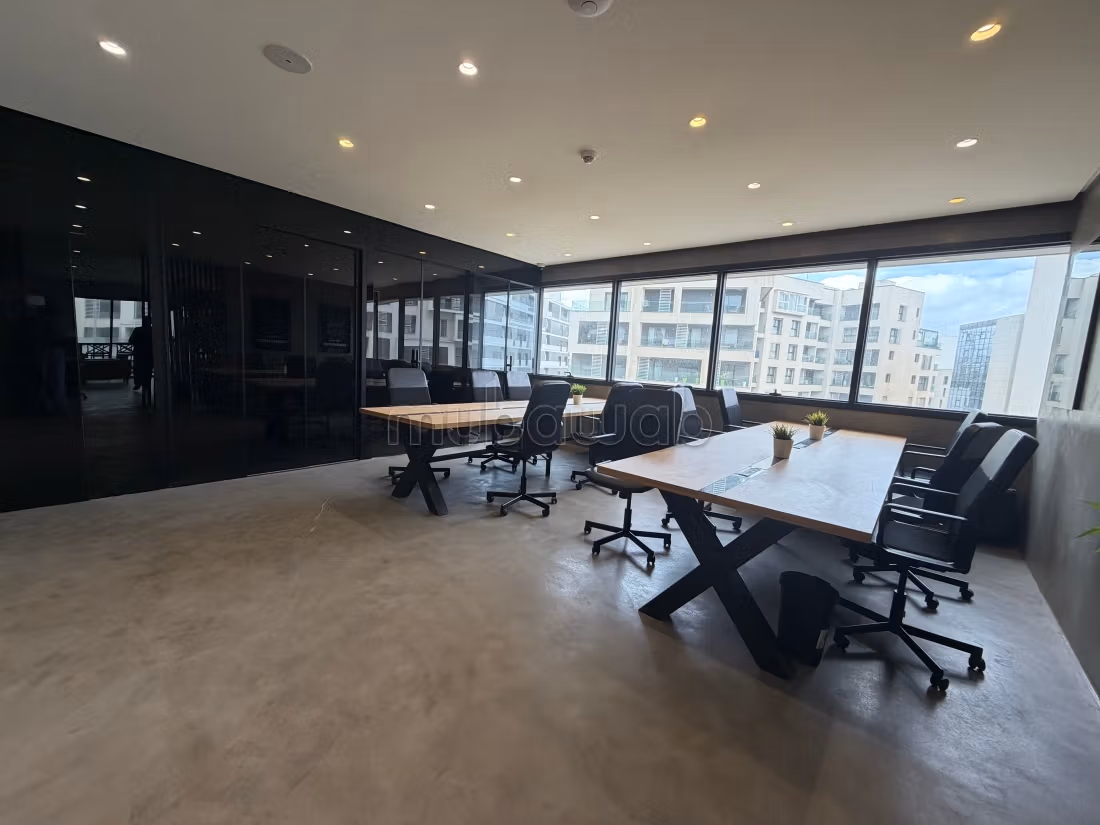 Bureaux en location à Casablanca Finance City. Superficie 180 m². Conciergerie à disposition, système de climatisation
