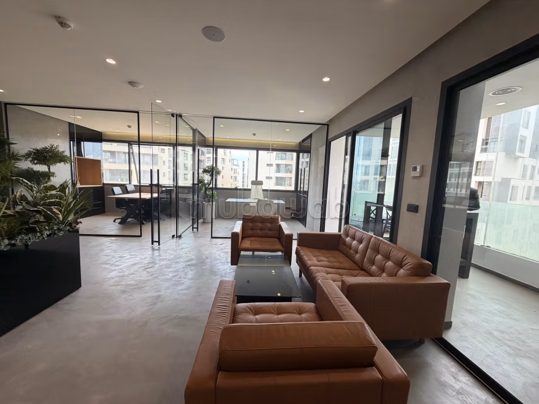 Bureaux en location à Casablanca Finance City. Superficie 180 m². Conciergerie à disposition, système de climatisation