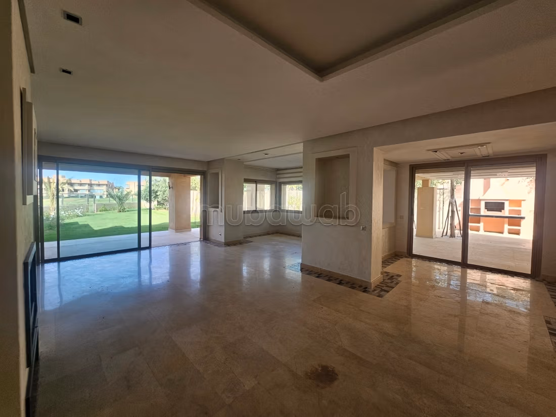 Villa front de golf a la vente