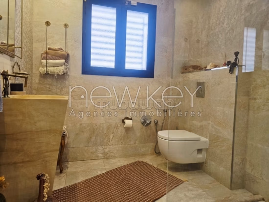 Una villa S4 con piscina a Gammarth