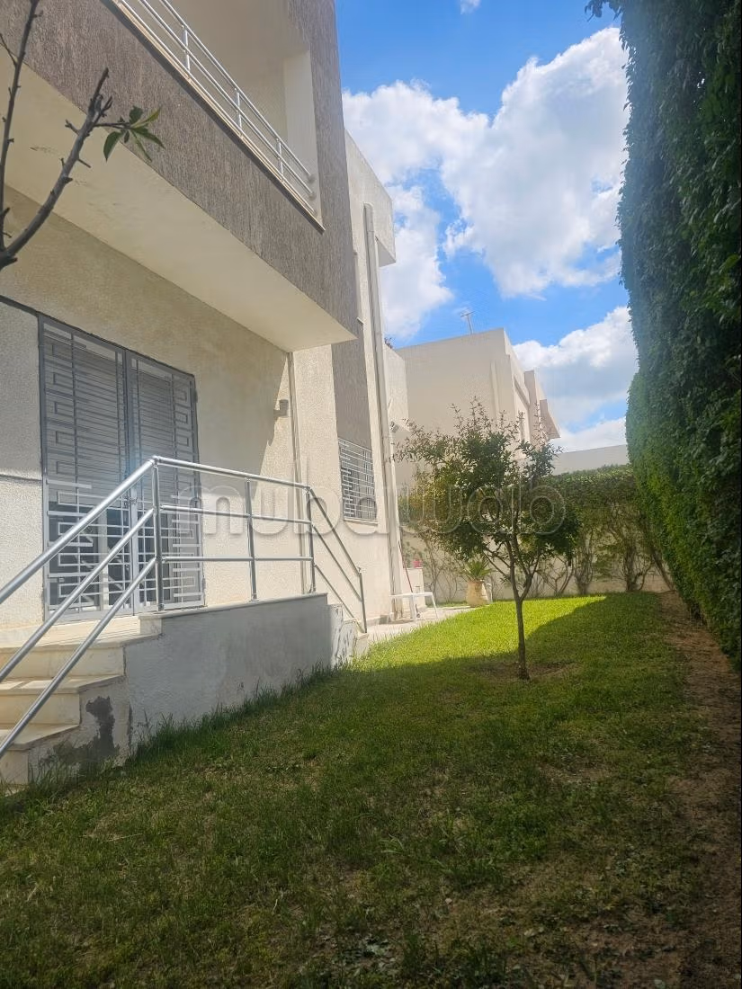 À vendre Villa haut standing avec 2 Etg 
Mornag avec Studio
