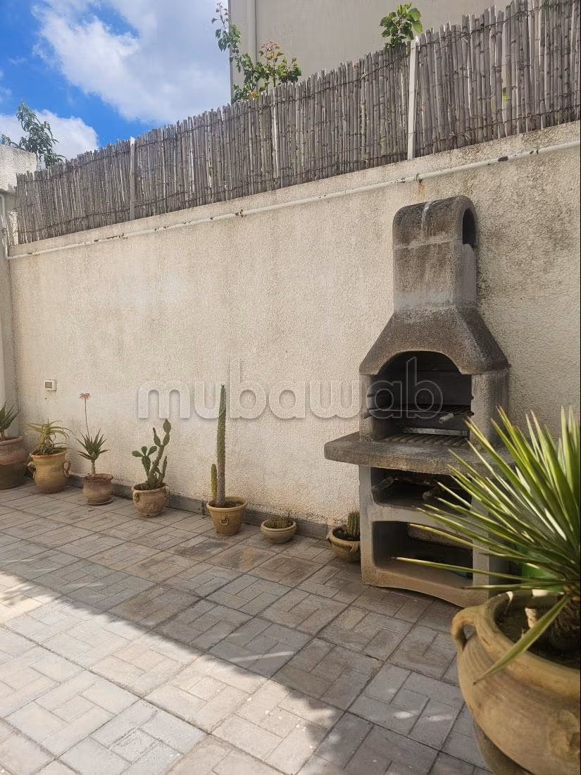 À vendre Villa haut standing avec 2 Etg 
Mornag avec Studio