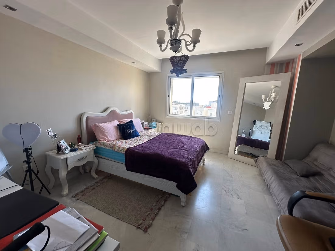 À vendre Penthouse avec studio Lac II