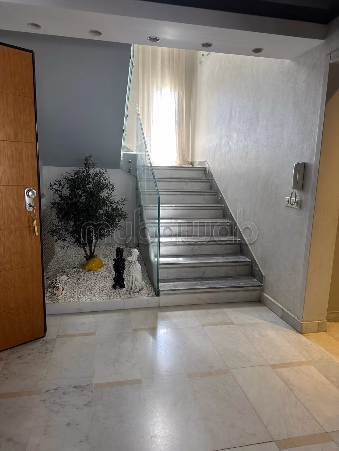 À vendre Penthouse avec studio Lac II