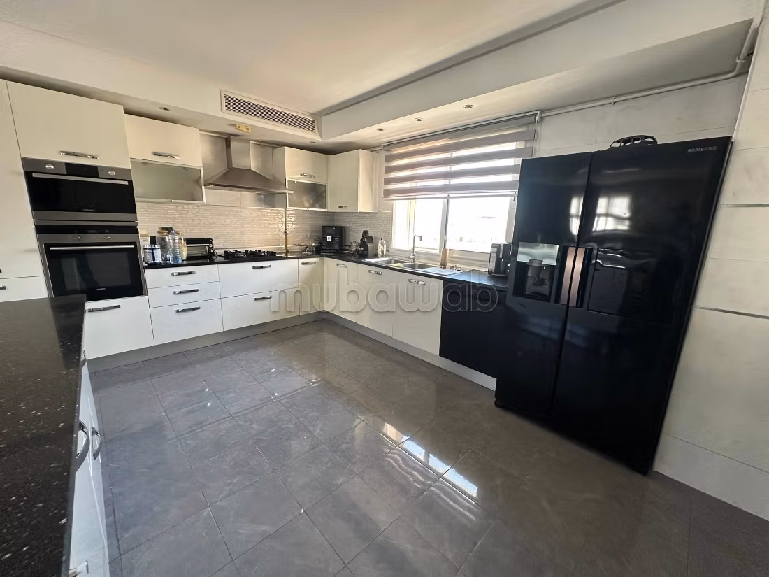À vendre Penthouse avec studio Lac II