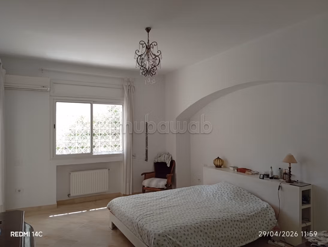 R. D. C villa meublée avec piscine la marsa