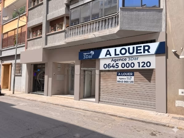 Magasin de 100 m à louer bien placé a maarif