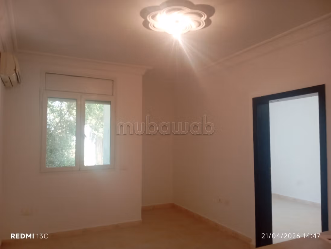 In vendita una villa con piscina e appartamenti a Yasmine Hammamet