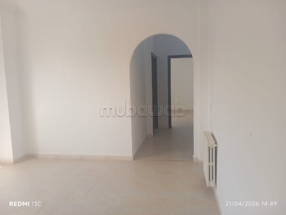 In vendita una villa con piscina e appartamenti a Yasmine Hammamet