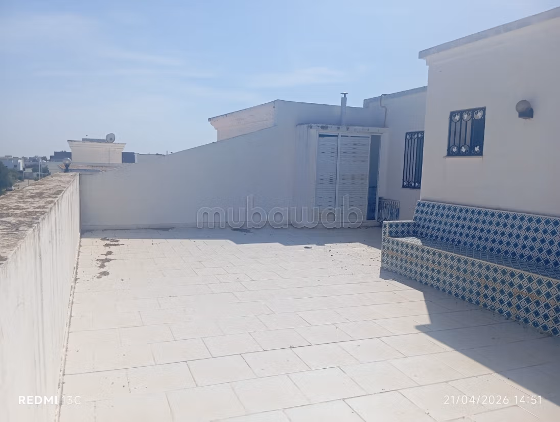 In vendita una villa con piscina e appartamenti a Yasmine Hammamet