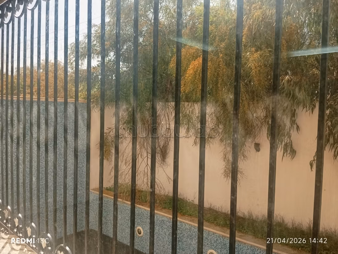In vendita una villa con piscina e appartamenti a Yasmine Hammamet