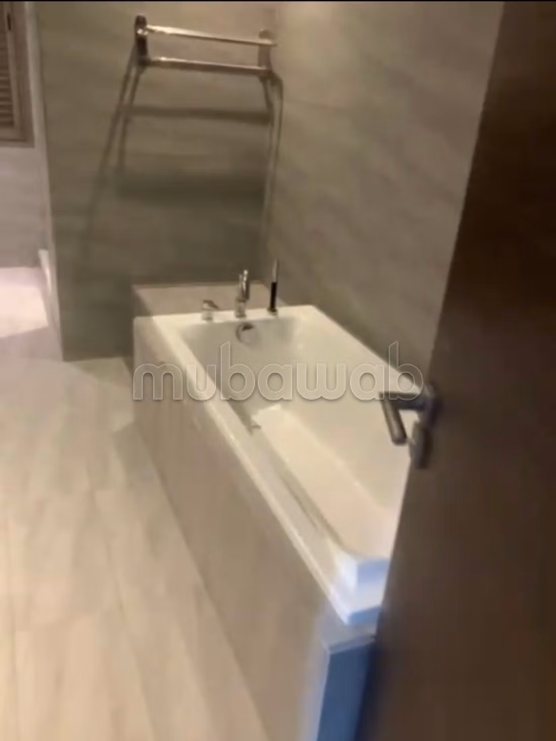 Superbe appartement à louer à Gauthier. 6 grandes pièces. Meublé