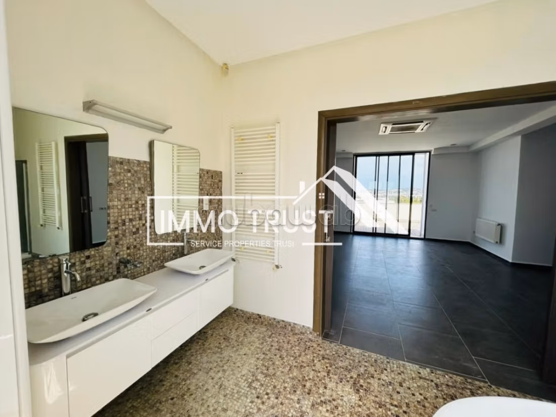 Villa S4 con giardino e piscina a La Marsa