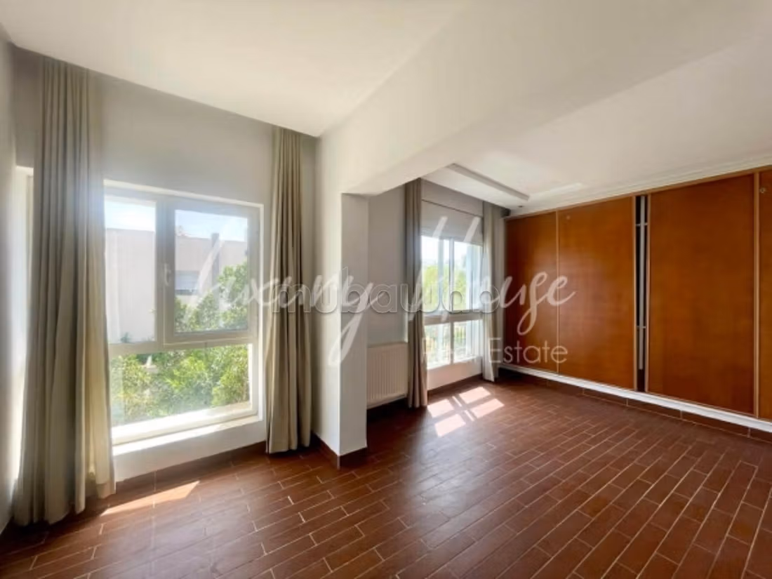 Villa S5 avec piscine et jardin au lac2