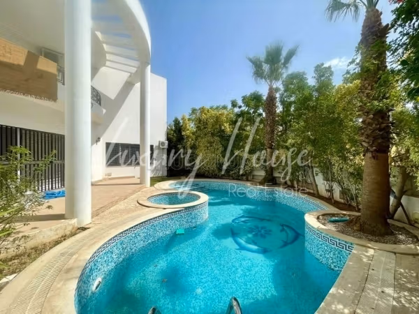 Villa S5 avec piscine et jardin au lac2