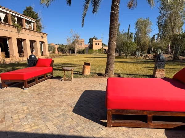 Maison d'Hotes en activité, 12 suites et SPA