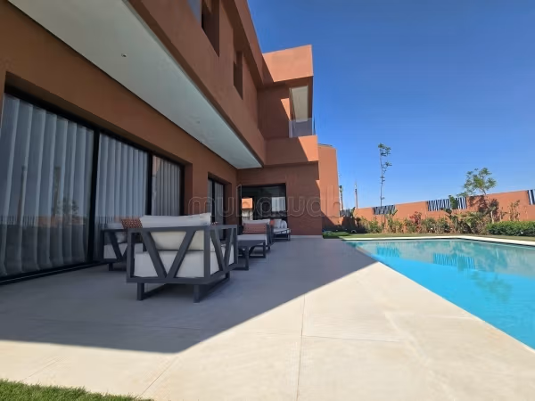 Villa 4 suites d'exception entre golf et sérénité