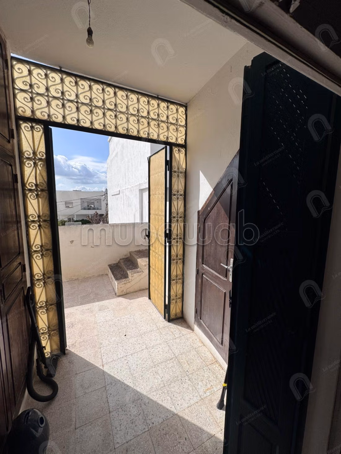 A vendre une villa 2S6 à cité Ettahrir