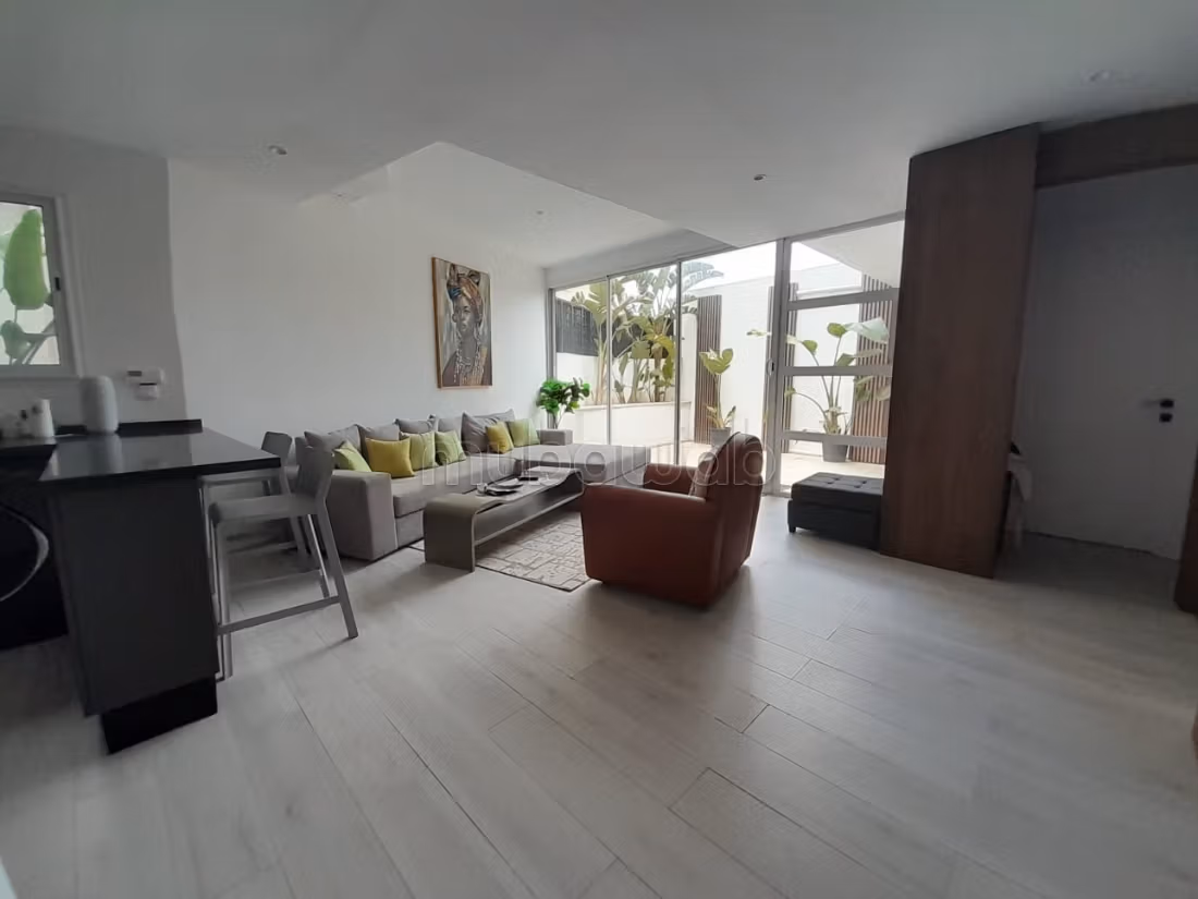 Très bel appartement moderne et haut standing en location à Gammarth. Bien meublé