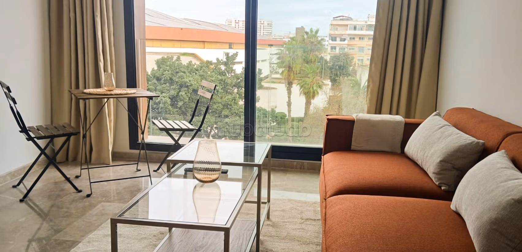 Great apartment for rent in Les princesses. 
1 room. 
Ample storage space
