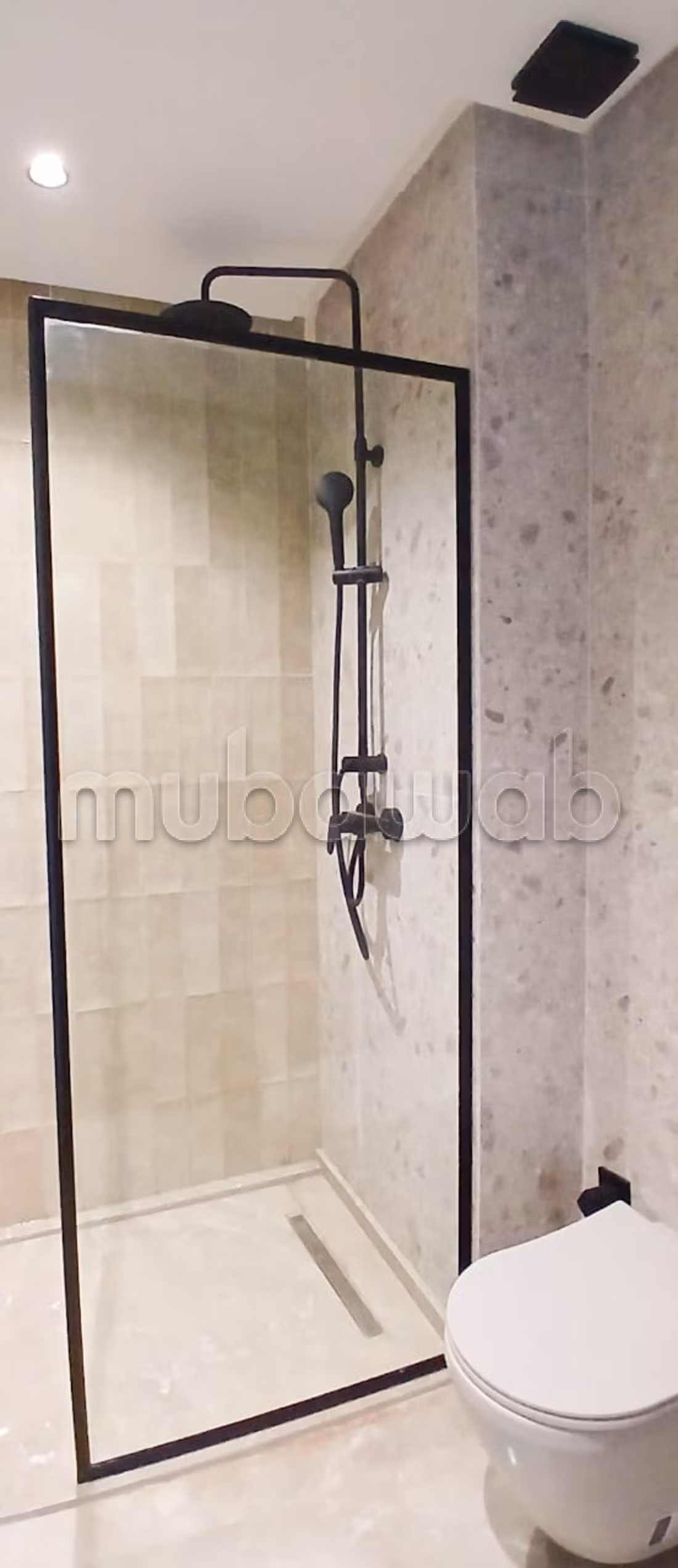 Great apartment for rent in Les princesses. 
1 room. 
Ample storage space