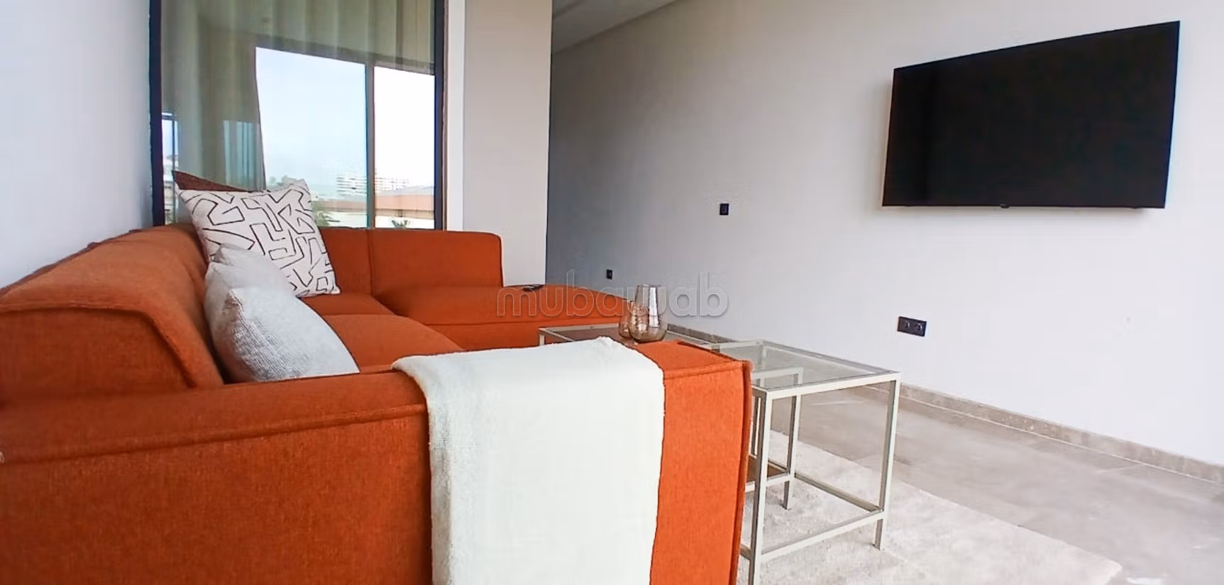 Great apartment for rent in Les princesses. 
1 room. 
Ample storage space