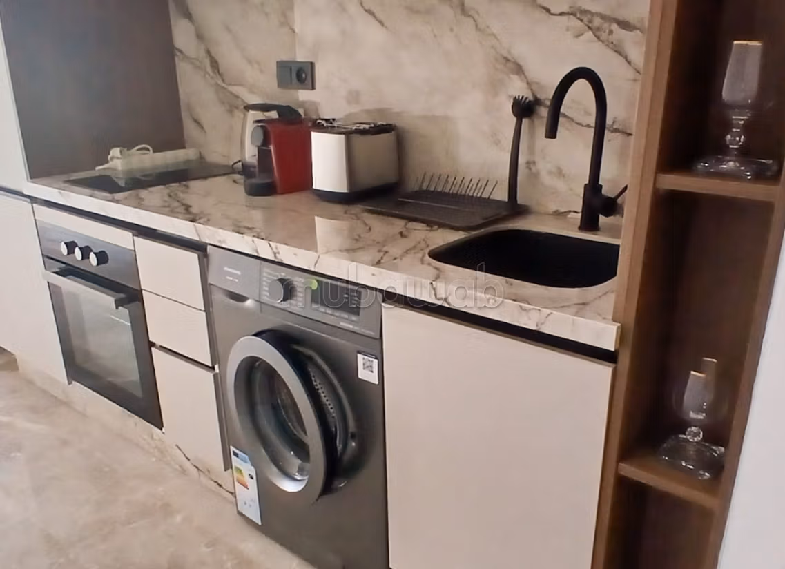 Great apartment for rent in Les princesses. 
1 room. 
Ample storage space
