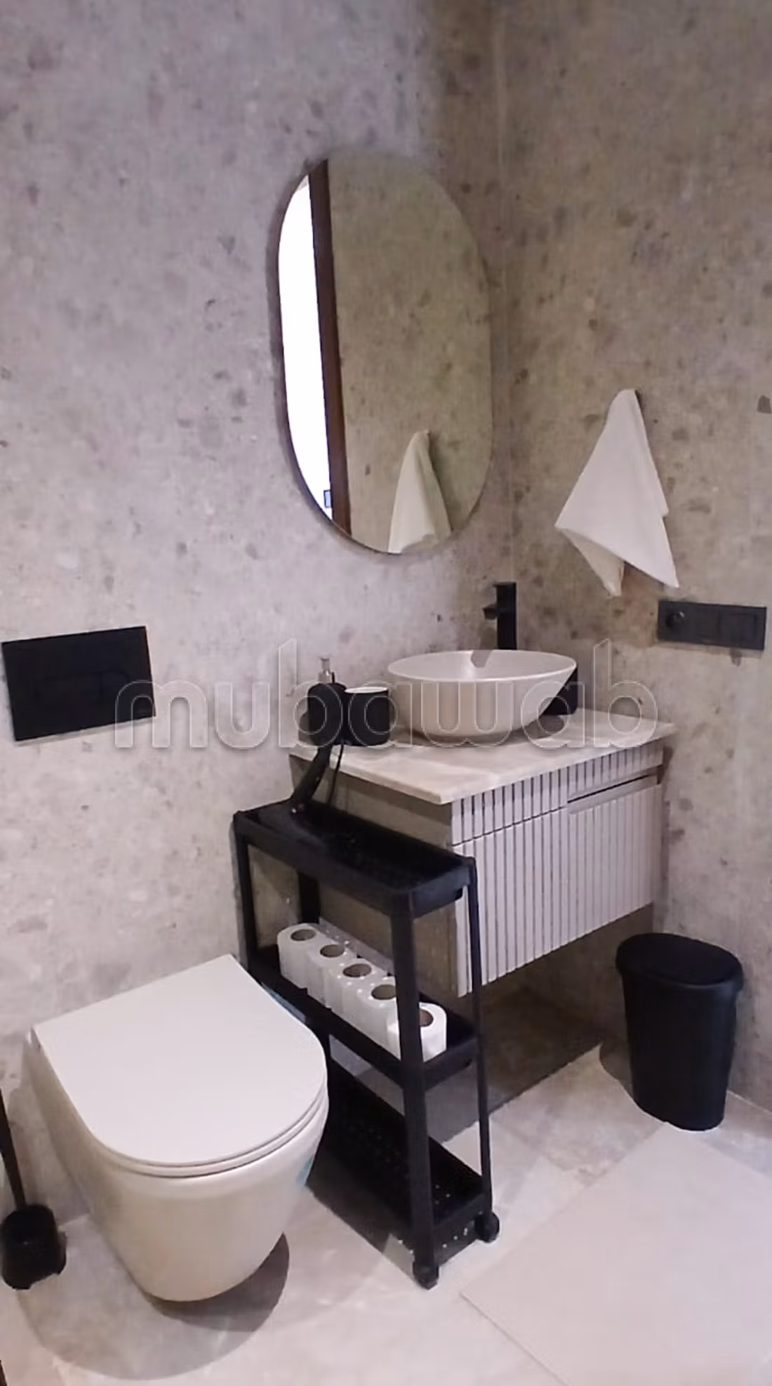 Great apartment for rent in Les princesses. 
1 room. 
Ample storage space