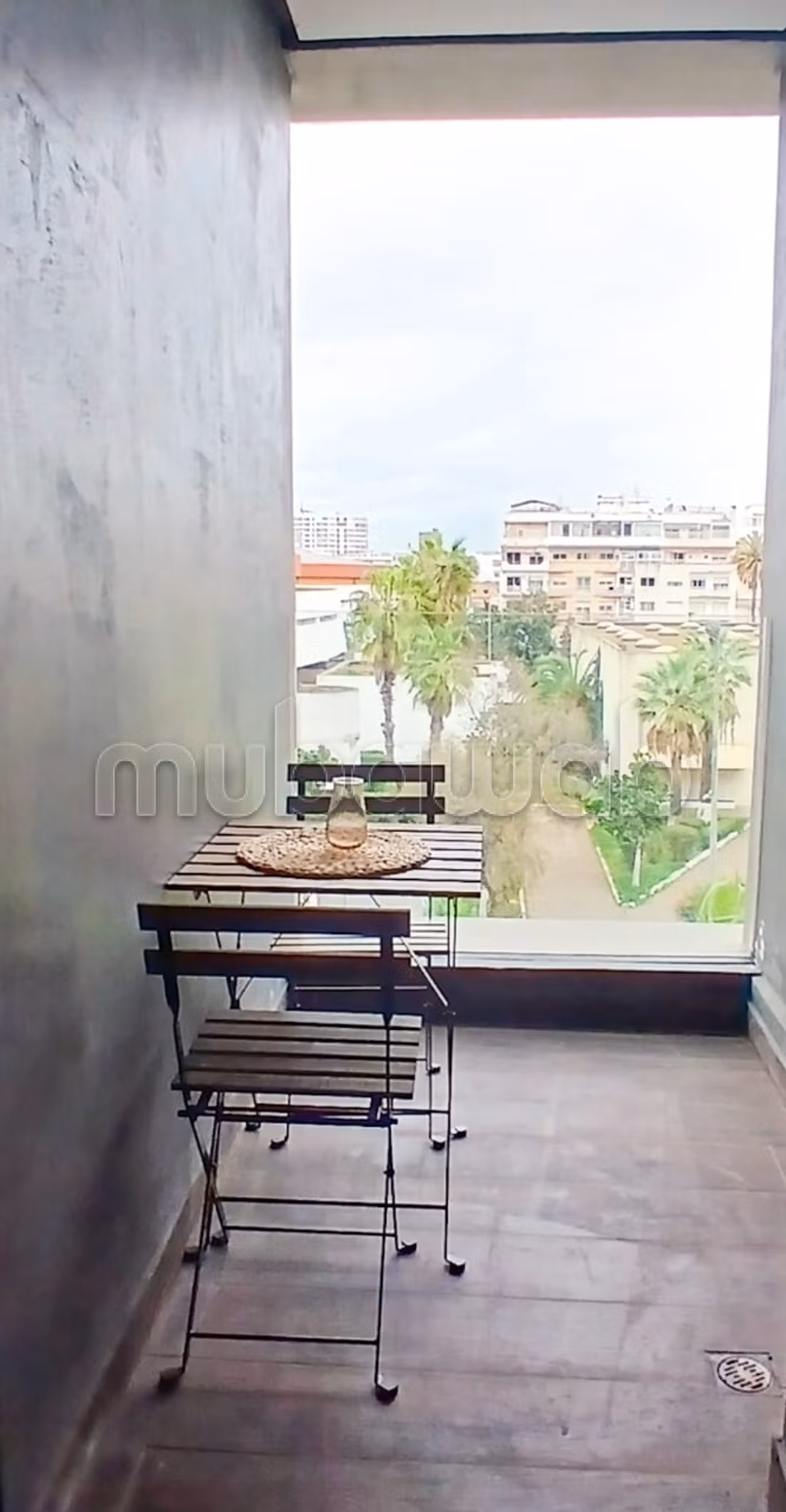 Great apartment for rent in Les princesses. 
1 room. 
Ample storage space