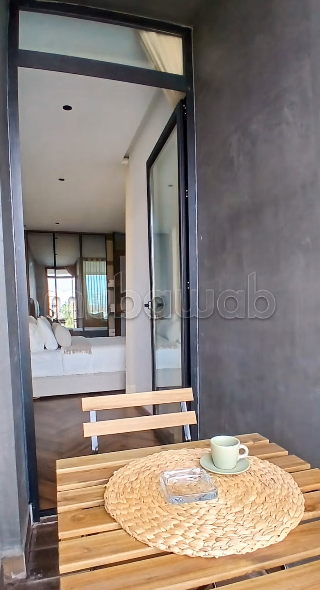 Great apartment for rent in Les princesses. 
1 room. 
Ample storage space
