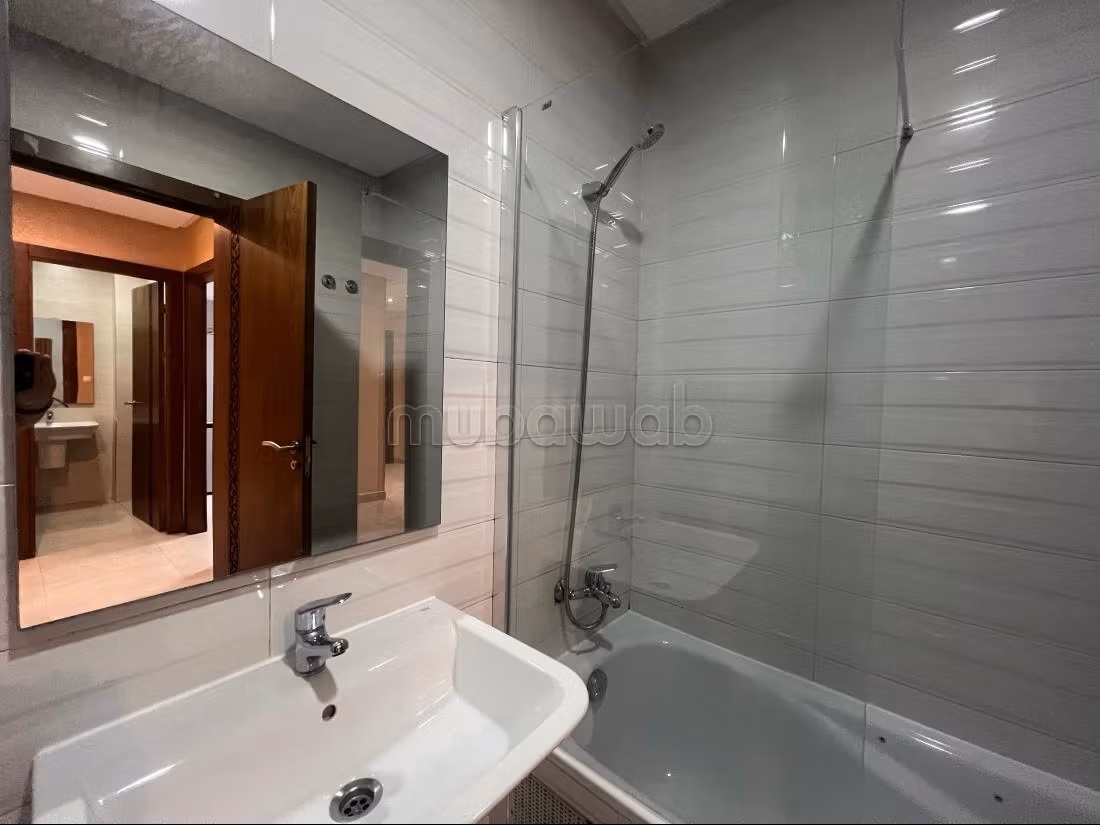Rent an apartment in Mozart. 3 rooms. Dressing room