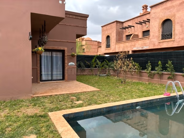 À vendre maison avec piscine