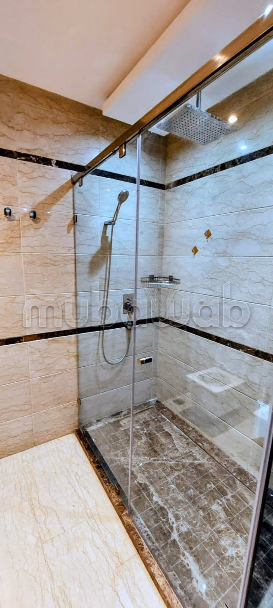 Location empty villa on Route de Tahanaout. 5 pleasant bedrooms. Prestigia argane