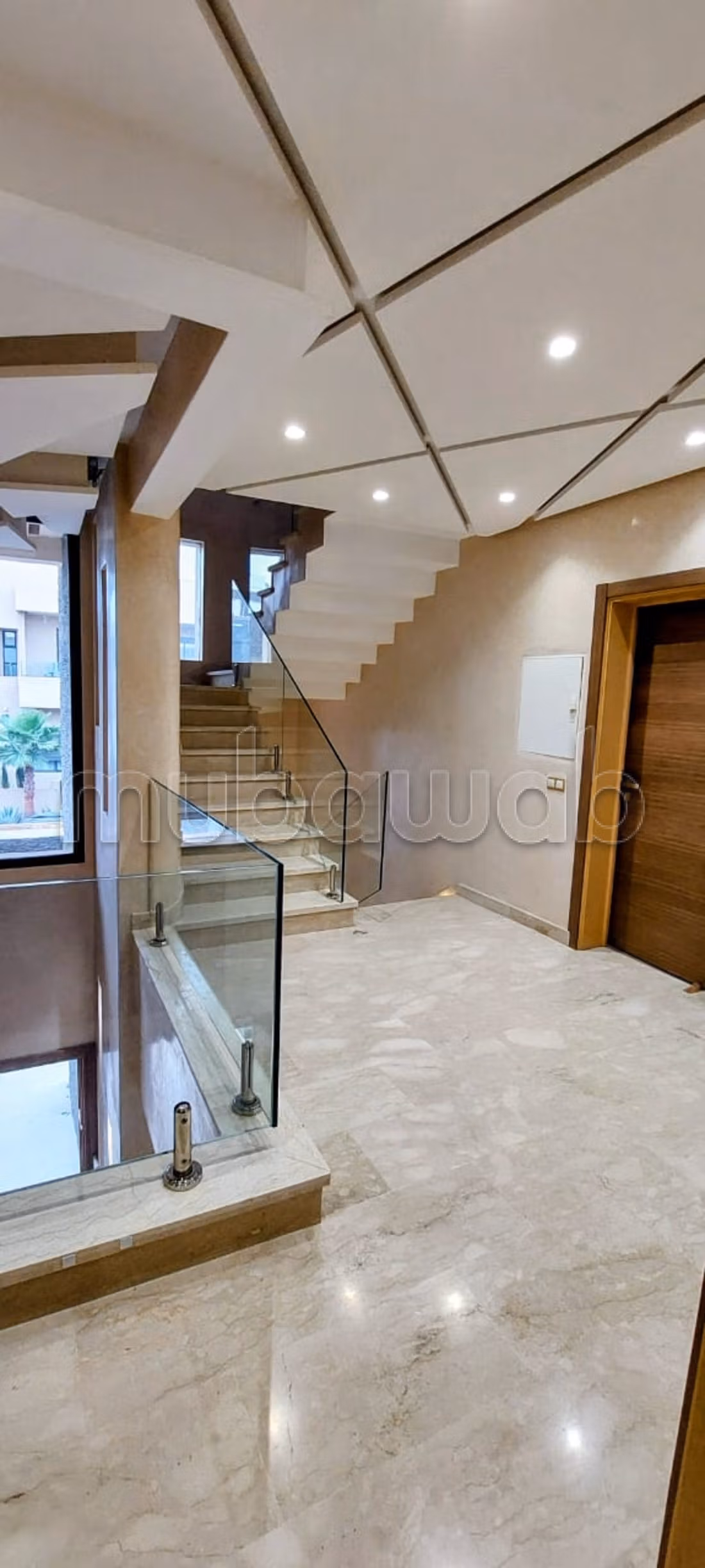 Location empty villa on Route de Tahanaout. 5 pleasant bedrooms. Prestigia argane