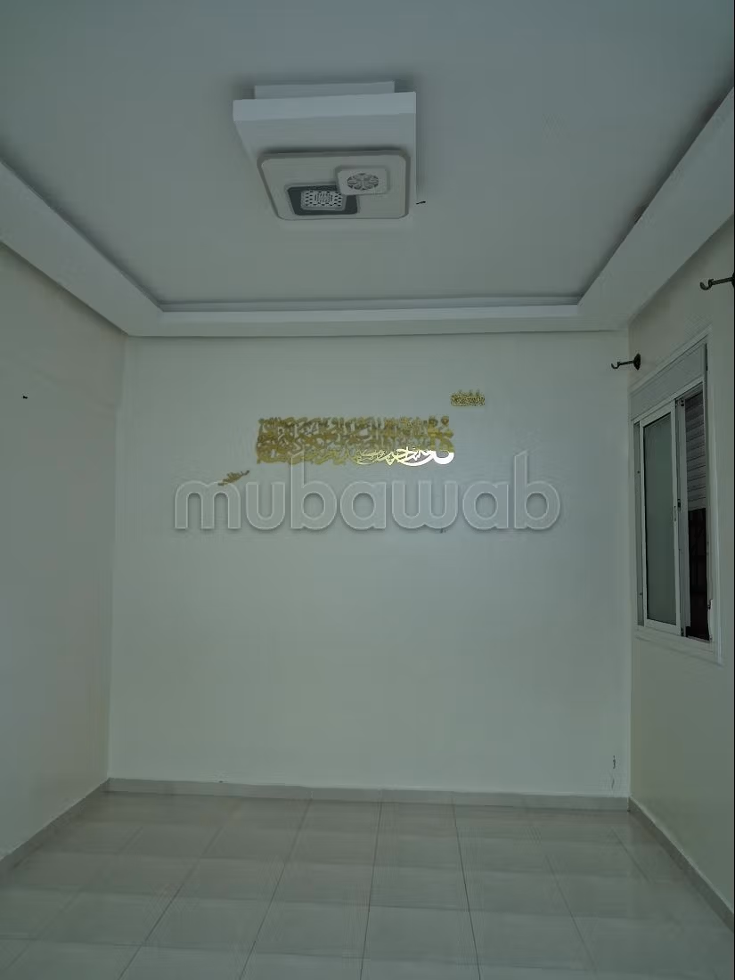Bel appartement à vendre à Route de Safi. 5 pièces. Résidence avec concierge, climatisation générale — 3