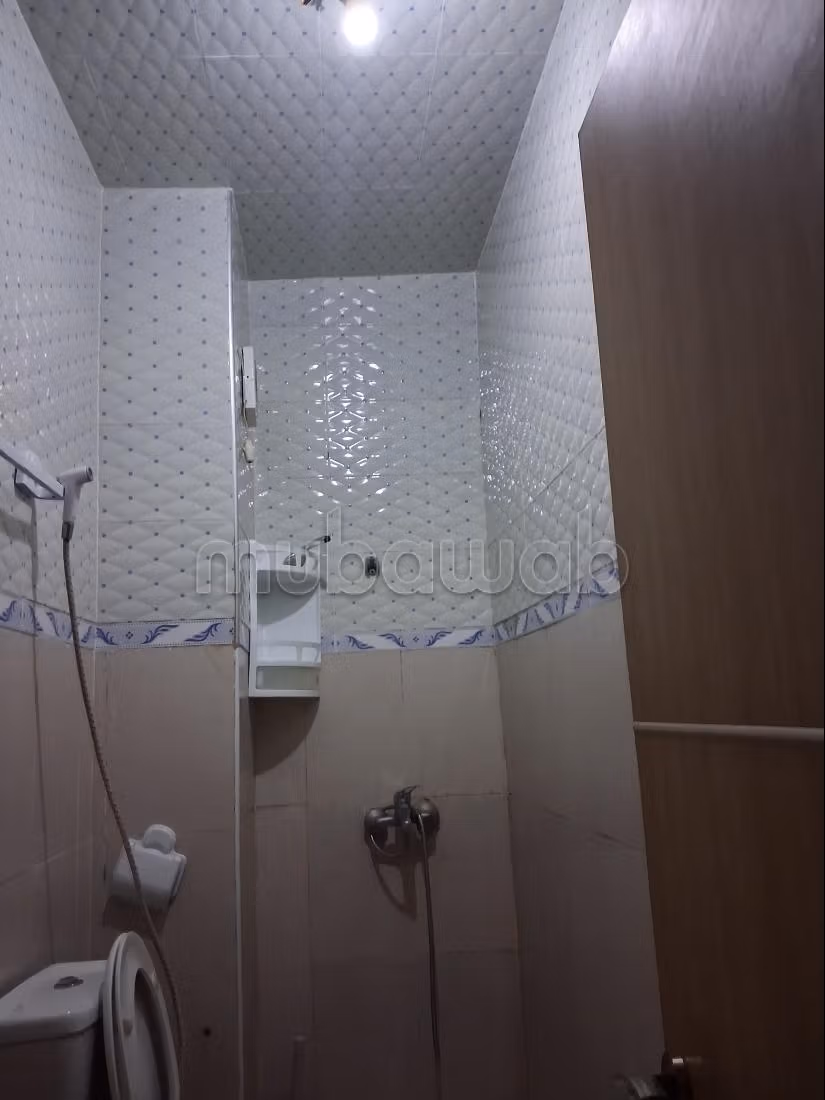 Bel appartement à vendre à Route de Safi. 5 pièces. Résidence avec concierge, climatisation générale — 5