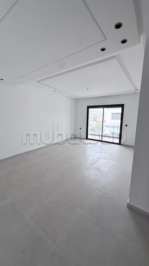 Très bel appartement en location à Moujahidine. 
Surface de 89 m². 
Double vitrage et chauffage central