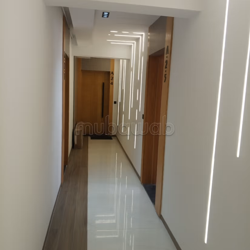 Superbe appartement à louer à Cité El Bassatine. 1 chambre. Porte blindée et système de double vitrage
