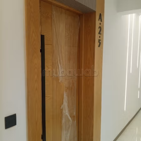 Superbe appartement à louer à Cité El Bassatine. 1 chambre. Porte blindée et système de double vitrage