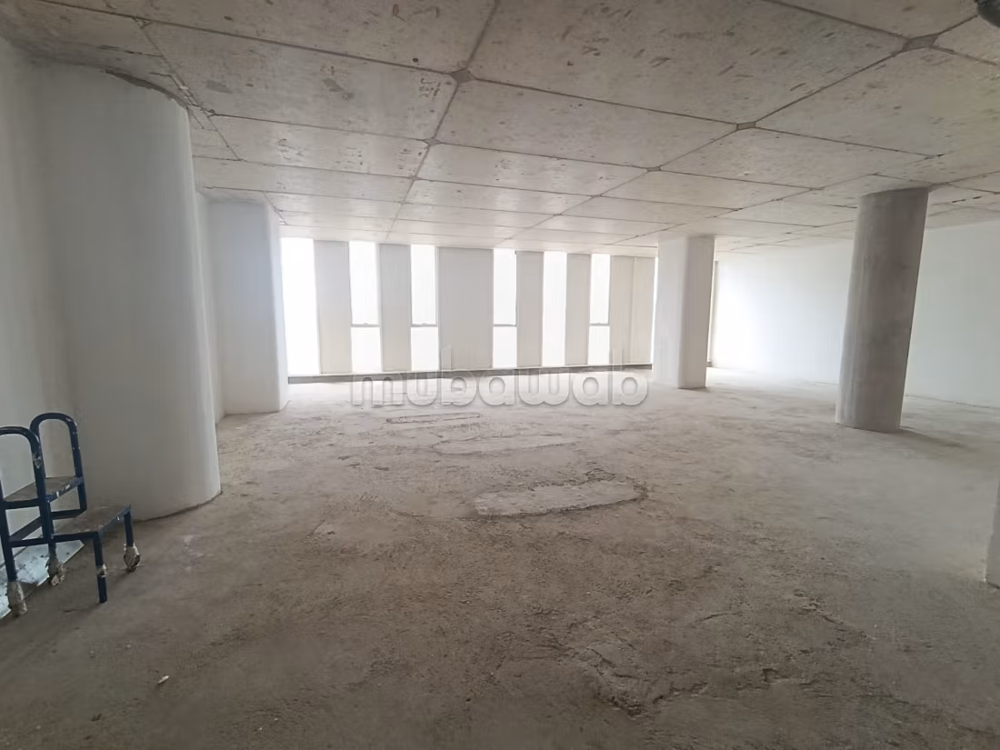 Plateau bureau neuf de 160m2 à la location – CFC