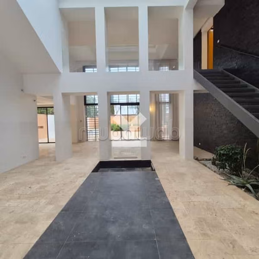 Villa en Venta de 545.0 m² en Marrakech, Al Maaden Ain Slim