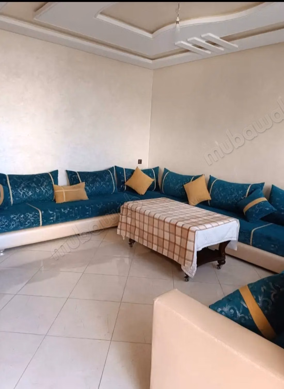 Très bel appartement en location à M'Diq. 2 grandes pièces. Bien meublé