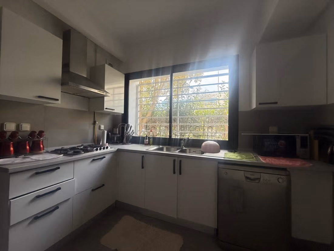 In affitto un duplex arredato in modo ricco