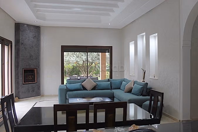 Magnífica villa con un jardín hermosamente ajardinado