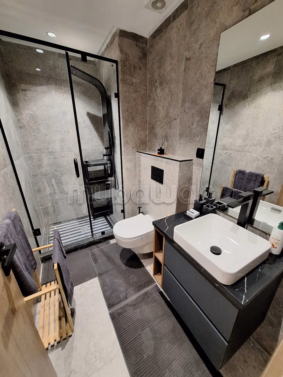 Studio arredato in affitto Principesse
