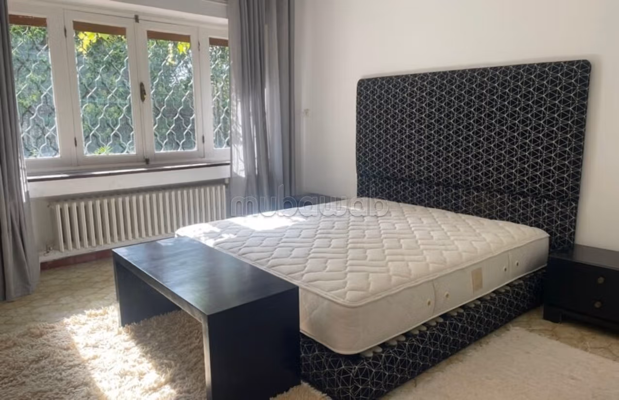 Villa a louer a tanger avec jardin surface 1200m²