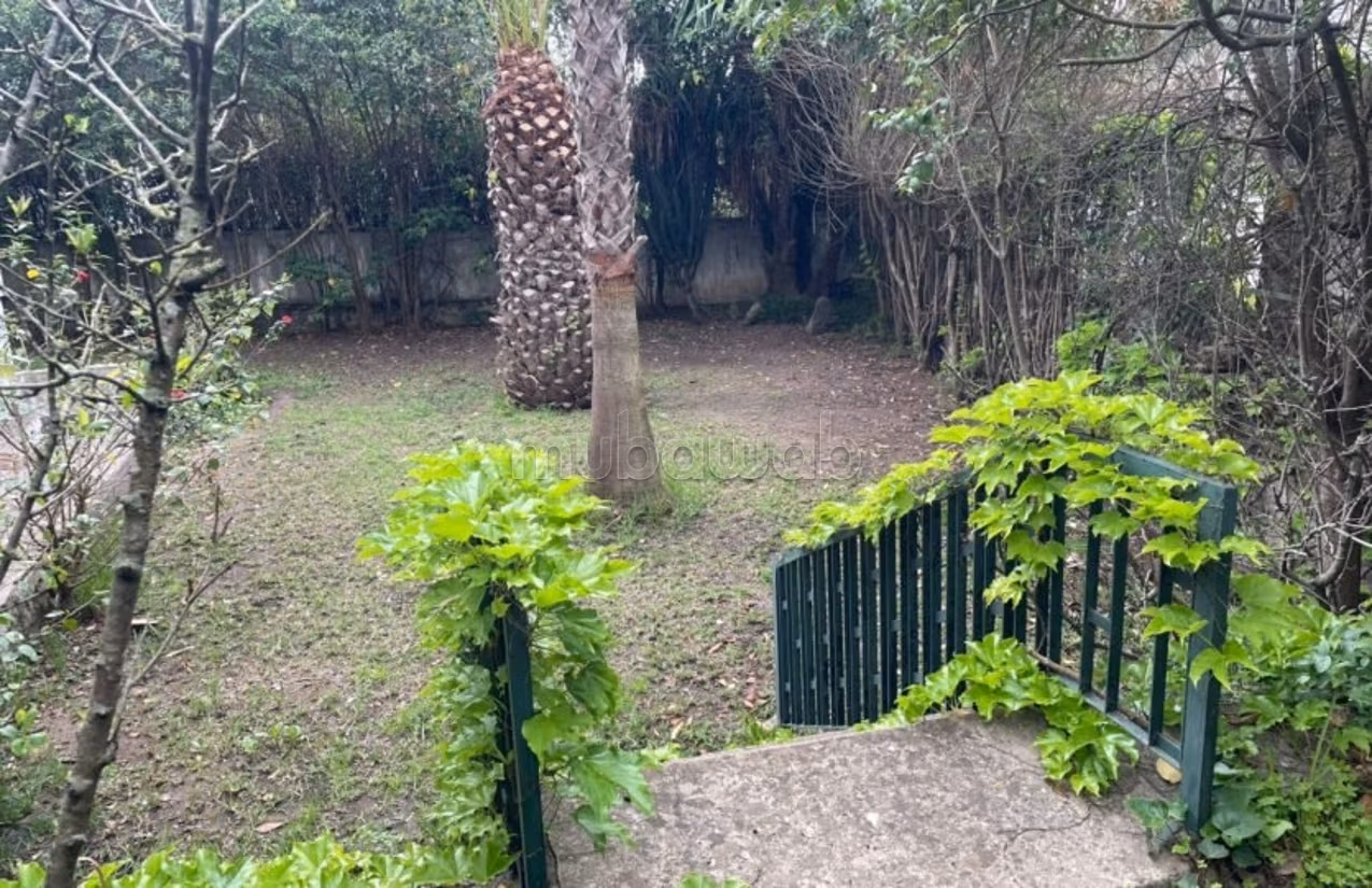Villa a louer a tanger avec jardin surface 1200m²